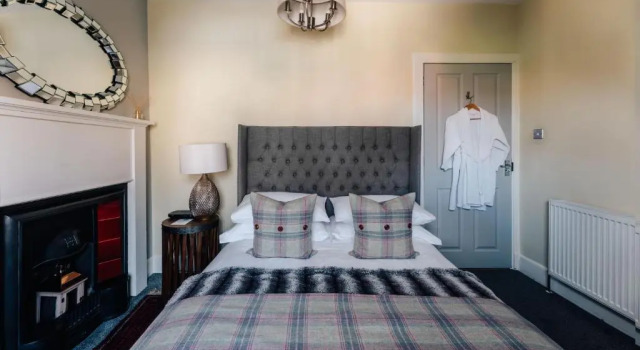 Luxury Inverness central apartment private parking, Забронировать Апартаменты/квартира Отели Инвернесс с парковкой, рядом с Природный заповедник Меркинч, Парковка
