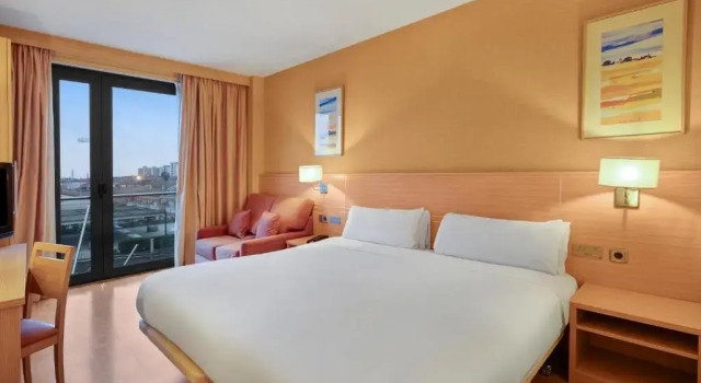 Семейный номер Standard B&B HOTEL Tarragona Valls
