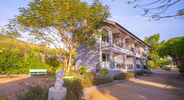 Seattle Samaesarn Resort, Забронировать Курортный отель Саттахип провинция Чонбури