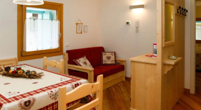 Cjase Fravins (RVO110), Book Hotel Raveo Carnia