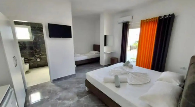 Трёхместный номер Standard с балконом Hotel SEADEL