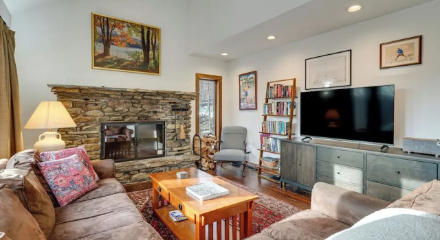 Near Okemo & Killington: Home w/ Sauna & Fireplace, Забронировать Дом для отпуска Плимут Pico Mountain, рядом с Amherst Lake