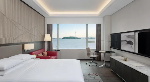 Двухместный номер Deluxe с видом на море Courtyard by Marriott Xiamen Haicang