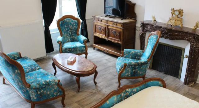 Hôtel Le 43, Забронировать Отель Люксёй-ле-Бен Haute-Saône, рядом с Casino JOA de Luxeuil
