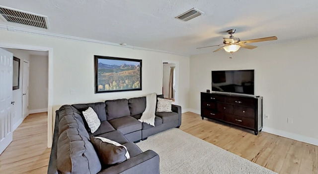 2029se28 3 Bedroom Home