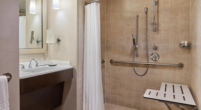 Четырёхместный номер Standard с видом на поле для гольфа The Westin Savannah Harbor Golf Resort & Spa