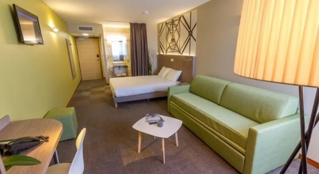 Полулюкс The Originals City, Hôtel Ecoparc, Montpellier Est