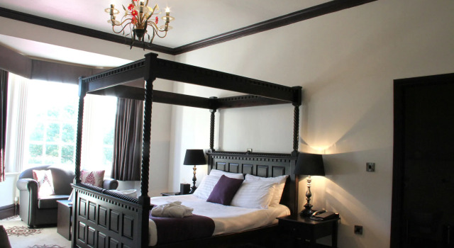 The Carlton Manor