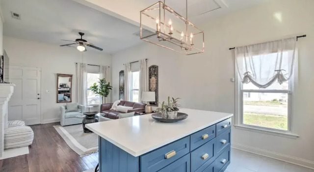 Cozy Home in Historic Area ~ 2 Mi to Main St!, Reserva ahora Hotel Dunean Estados Unidos
