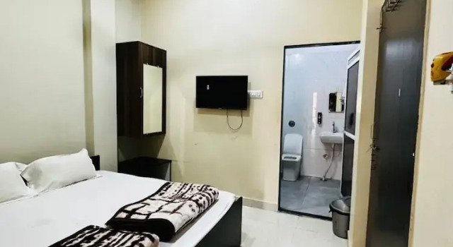 Goroomgo Rudrasagar Homestay Ujjain