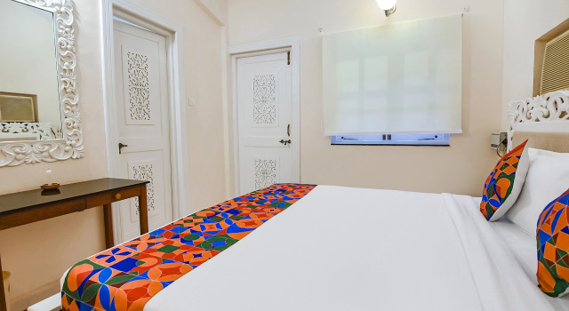 FabHotel Emerald Highland