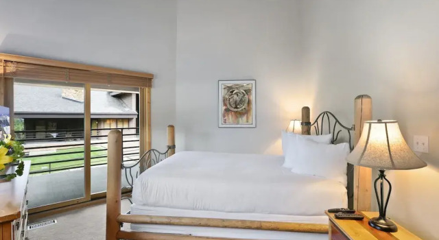 Courchevel at Deer Valley Resort - Two Bedroom Condo #C101 2 Condo