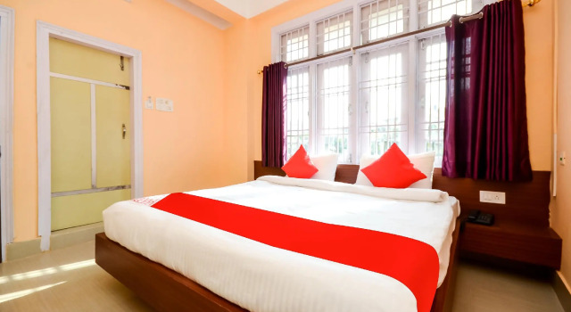OYO Flagship 22201 Manmohan Enclave