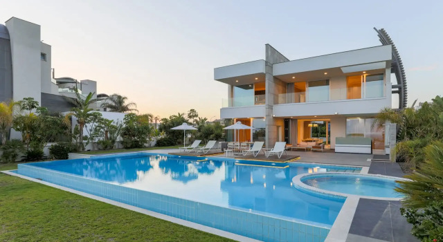 Вилла Beachfront Luxury Villa Tranquility