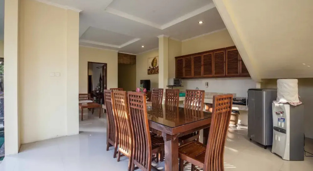 Вилла с 4 комнатами Putri Bali Seminyak Villa