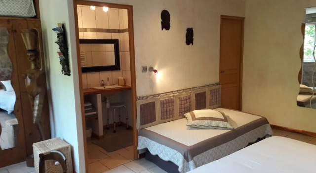 Les Capitelles du Caylar, Book Hotel Le Caylar 