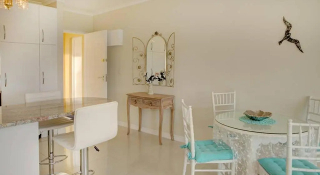 Апартаменты L`Azur : Elegant Apartment with Sea View