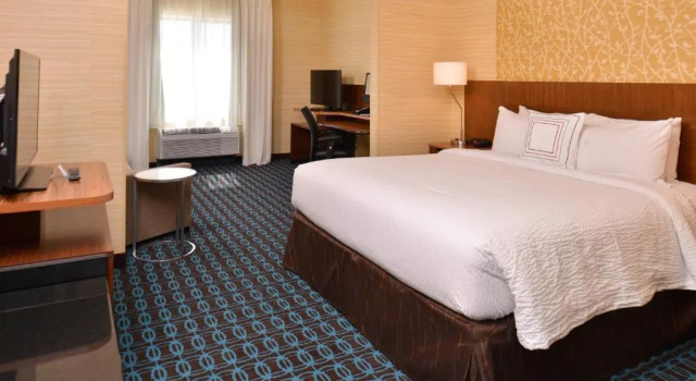 Люкс Fairfield Inn & Suites Farmington