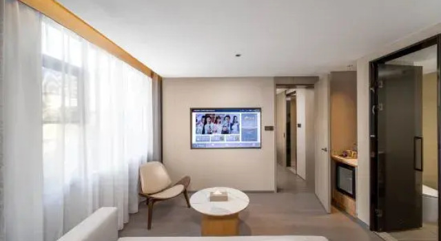 Люкс Homeinn Selectde Hotel (Guilin Two Rivers and Four Lakes，Elephant Trunk Hill Scenic Area
