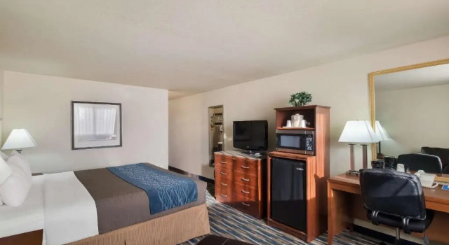 Люкс Superior Rodeway Inn Fort Morgan