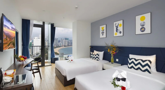 Двухместный номер Premier с балконом и с видом на море Crown Hotel Nha Trang
