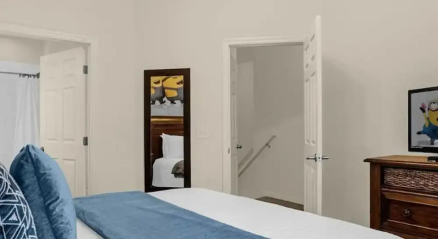 Luxury 4 BDR House Near Disney 11105