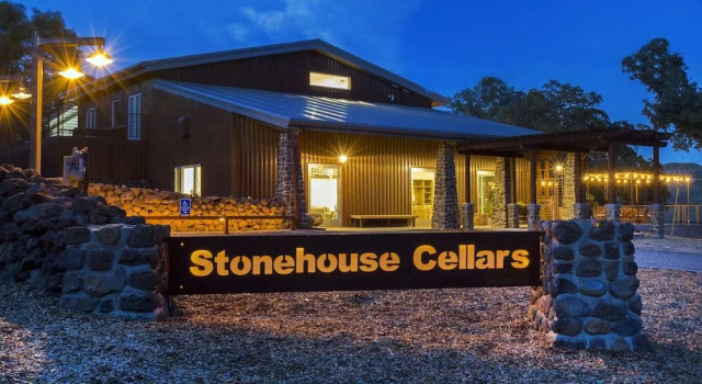 Bed & Barrel at Stonehouse Cellars, Buchen Sie Bed & Breakfast Clearlake Oaks 