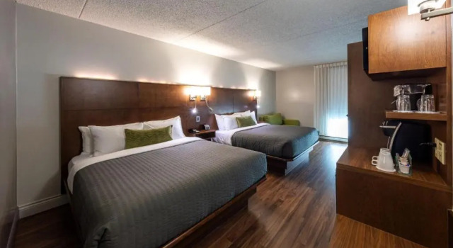 Четырёхместный номер Deluxe Hôtel & Suites Normandin Québec