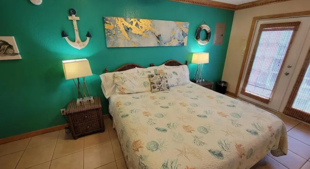 Cozy 2 bedroom Big Pool 75 yards to Beach 2 Bedroom Home by RedAwning, Varaa Hotelli Hotellit Padre Island uima-altaalla, Uima-allas