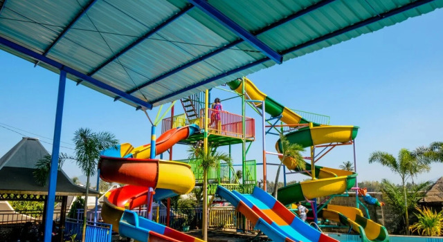 Asembagus Family by OYO Rooms