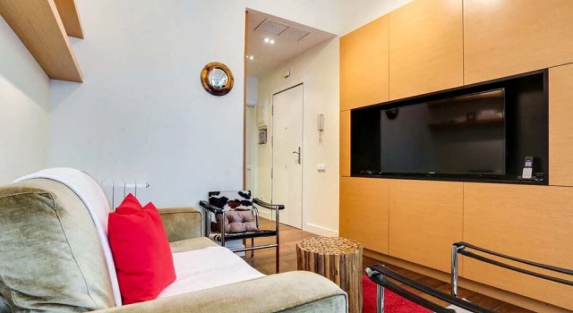 Stylish 2 Bed in the Heart of Gràcia, Забронировать Отель Грасиа Барселона, рядом с Jove Regina Theatre