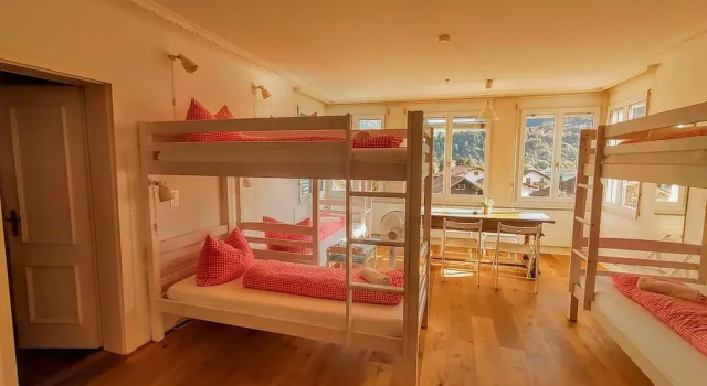 Номер Standard c 1 комнатой с видом на горы Adventure Hostel Interlaken