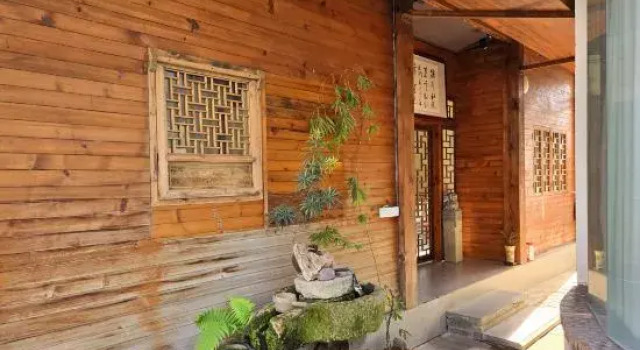 Langshan Homestay (Caiyun City), Buchen Sie Hotel Dehong 