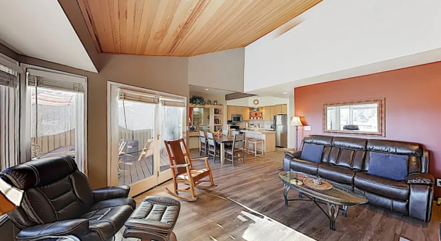 Refined 3BR Golf Resort Condo 3 Bedrooms 2 Bathrooms Condo, Book Ferieresort 3-stjernede hoteller i Redmond, 3*