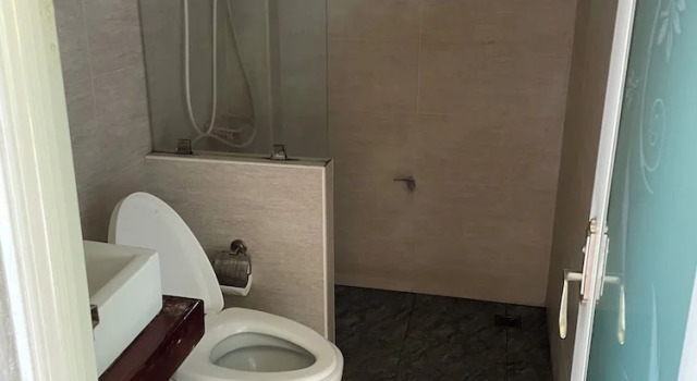 Трёхместный номер Standard с балконом พบรักรีสอร์ท Pobruk resort