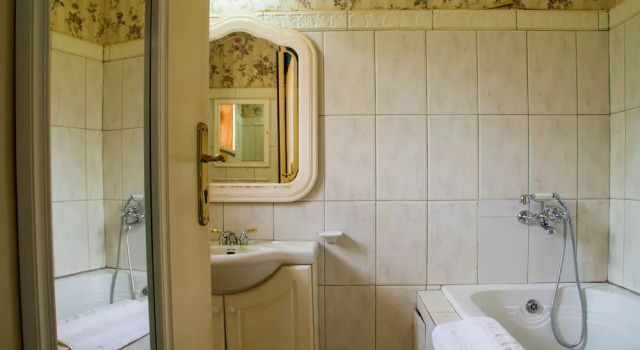 Люкс с видом на воду Islet Hotel