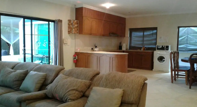 Mountain House, Забронировать Отель Центральная Паттайя Паттайя