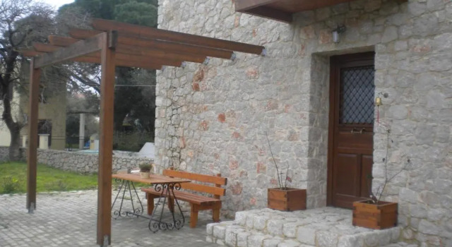 Коттедж Дуплекс Pyrgos Luxury Country Home