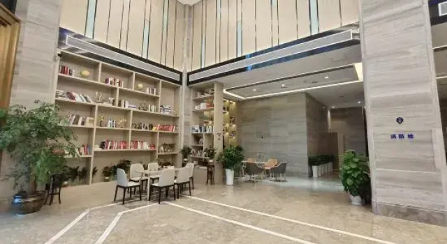 Huaihua Chenyuan International Inland Port Grand Hotel