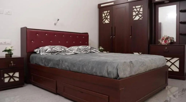 Beautiful 2-bed Apartment in Ernakulam, Забронировать Апартаменты/квартира Отели Вайпина с парковкой, Парковка