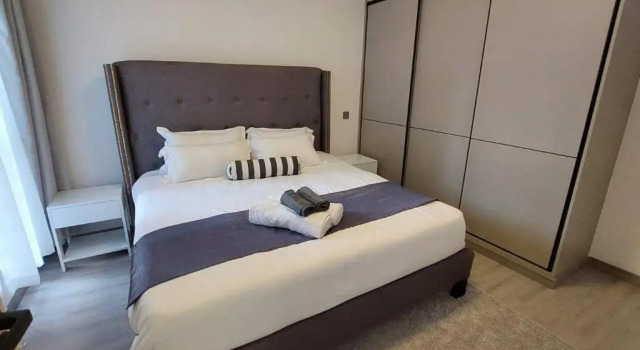 Lovely 2 br serviced apartment with pool, Varaa Huoneisto Hotellit Nairobi pysäköinnillä, lähellä iHub, Pysäköinti