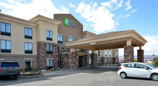 Кровать в общем номере Holiday Inn Express & Suites Page - Lake Powell Area by IHG