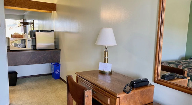 Четырёхместный номер Superior New Age Inn - Voyageur Motel