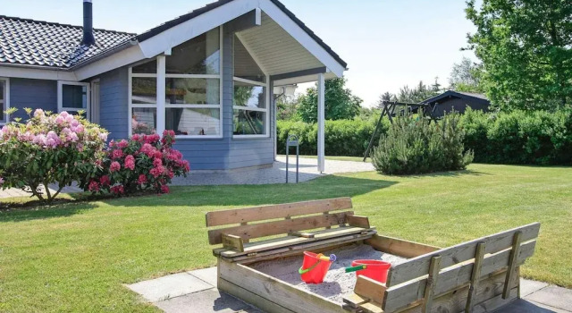 Коттедж 6 person holiday home in Hals