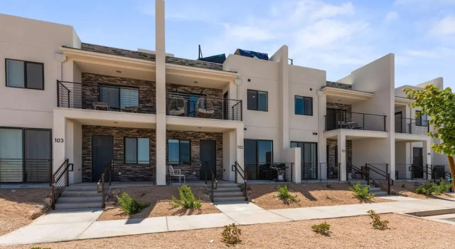Coconut Cove #102 by RedAwning, Varaa Huoneisto St. George 
