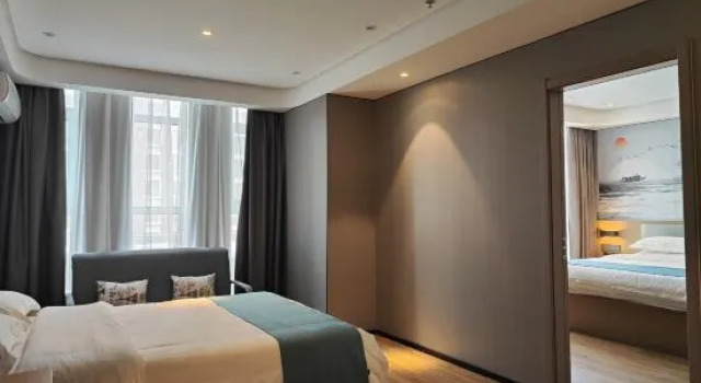 Люкс GreenTree Inn Qingdao Golden Beach Shiyou University Optics Valley Software Park Hotel