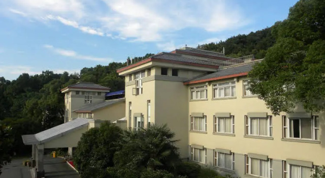 Sunday Sunny Resort