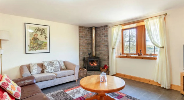 Deveron Valley Cottages 9512, Prenota Hotel Aberchirder 
