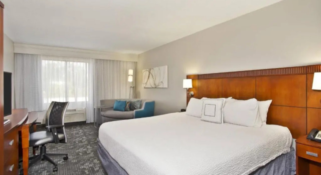 Номер Standard Courtyard by Marriott Gulfport Beachfront