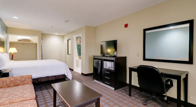 Двухместный люкс Ranger Inn & Suites